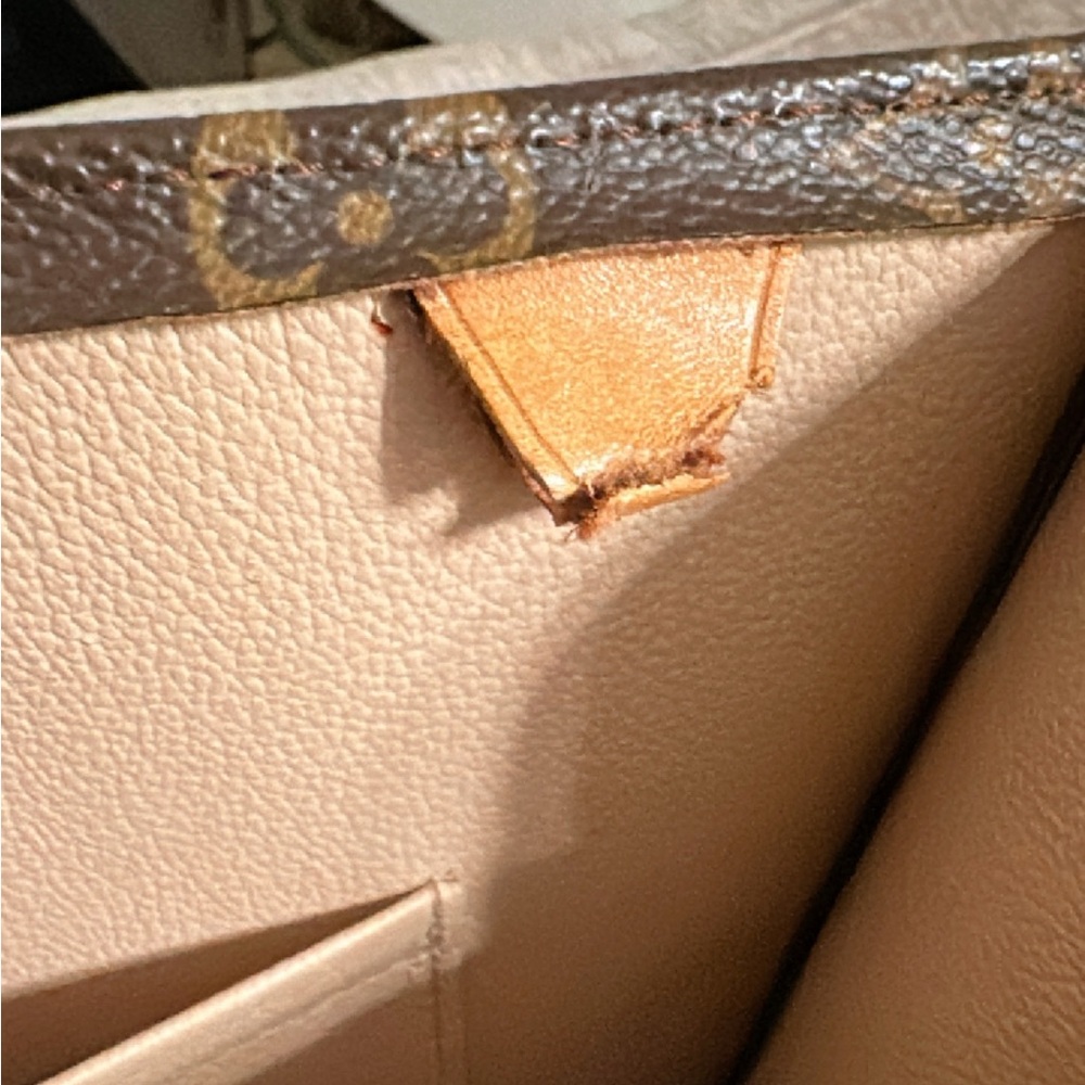 Authentic LOUIS VUITTON Damier Ebene Venice Plat. - Picture 11 of 13